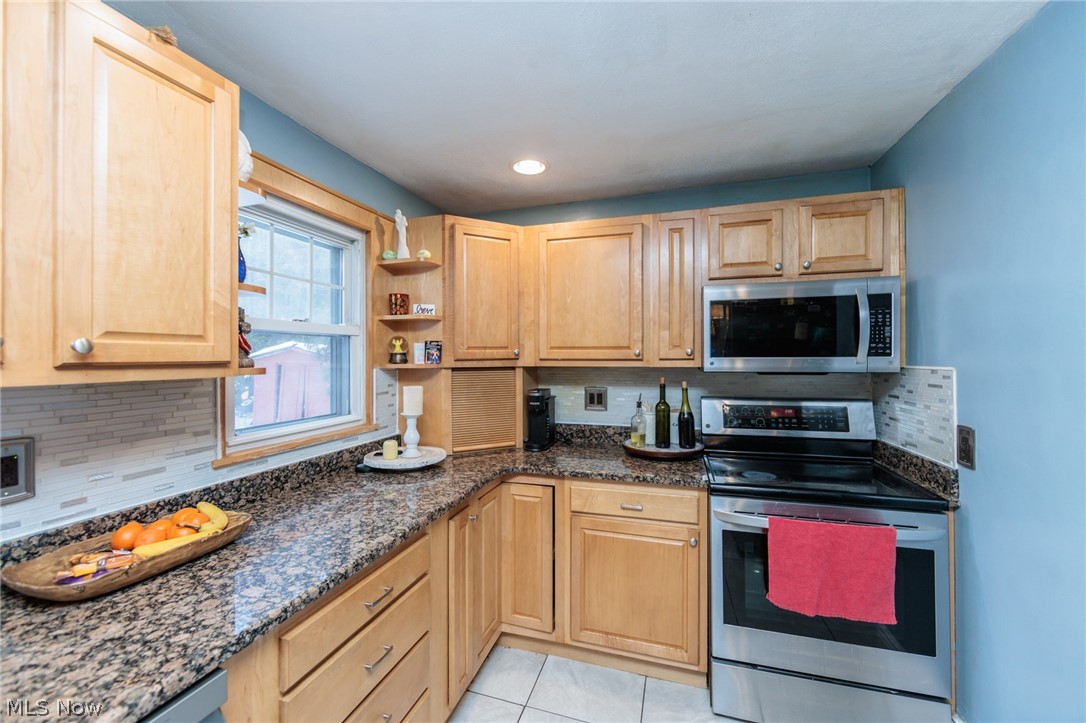 1409 Ford Road Lyndhurst, OH 44124 - Photo 11 of 46 Gallery Image 11