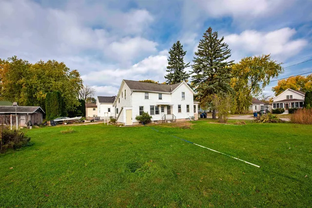 $184,900 | 609 West 4th Avenue, Oshkosh, WI 54902