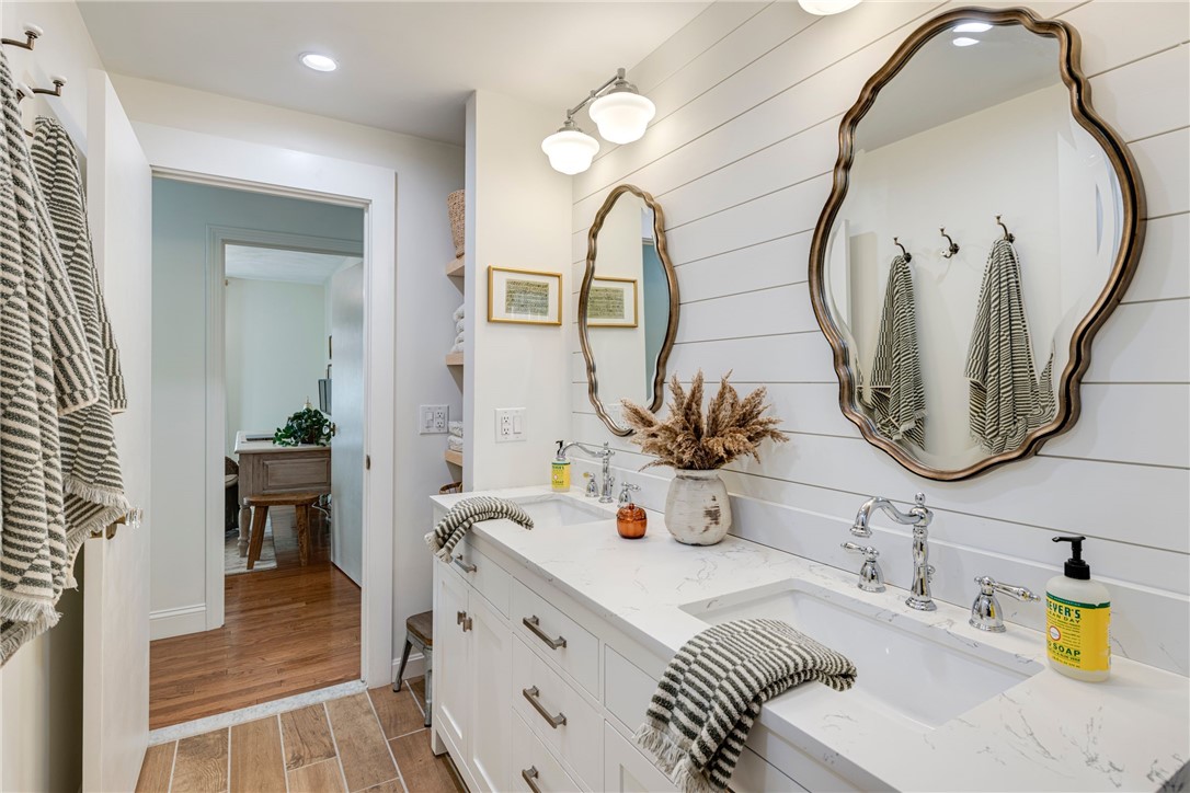 21 Geranium Circle Cranston, RI 02920 - Photo 17 of 38