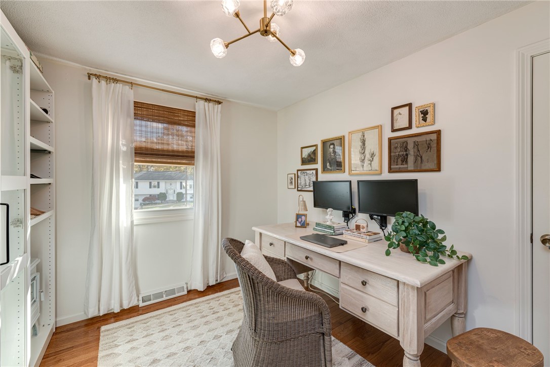 21 Geranium Circle Cranston, RI 02920 - Photo 20 of 38