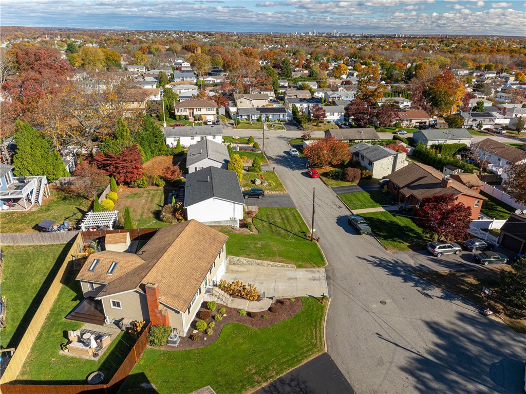 21 Geranium Circle Cranston, RI 02920 - Photo 2 of 38