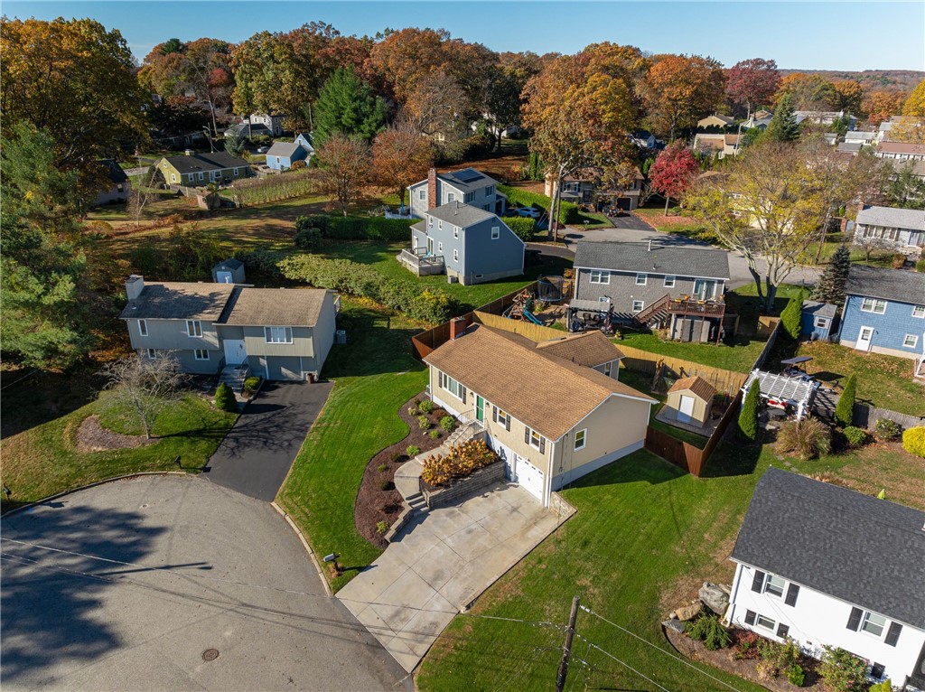 21 Geranium Circle Cranston, RI 02920 - Photo 3 of 38