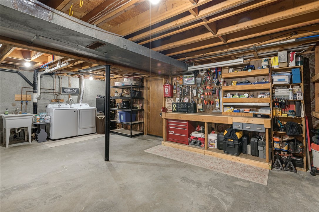 21 Geranium Circle Cranston, RI 02920 - Photo 33 of 38