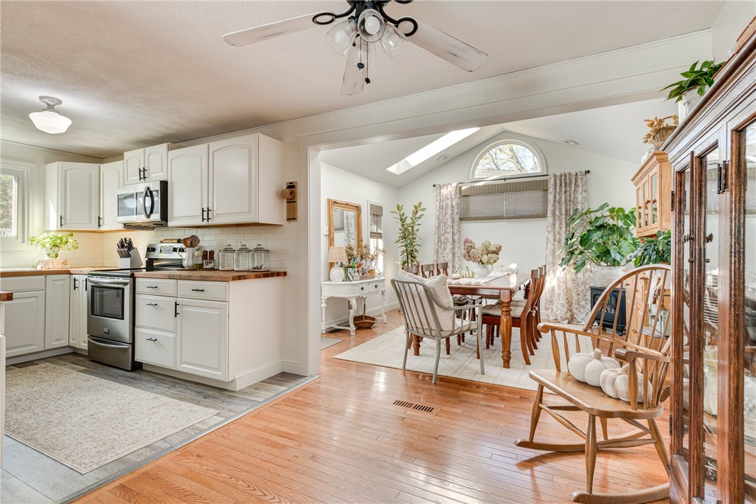 21 Geranium Circle Cranston, RI 02920 - Photo 10 of 38