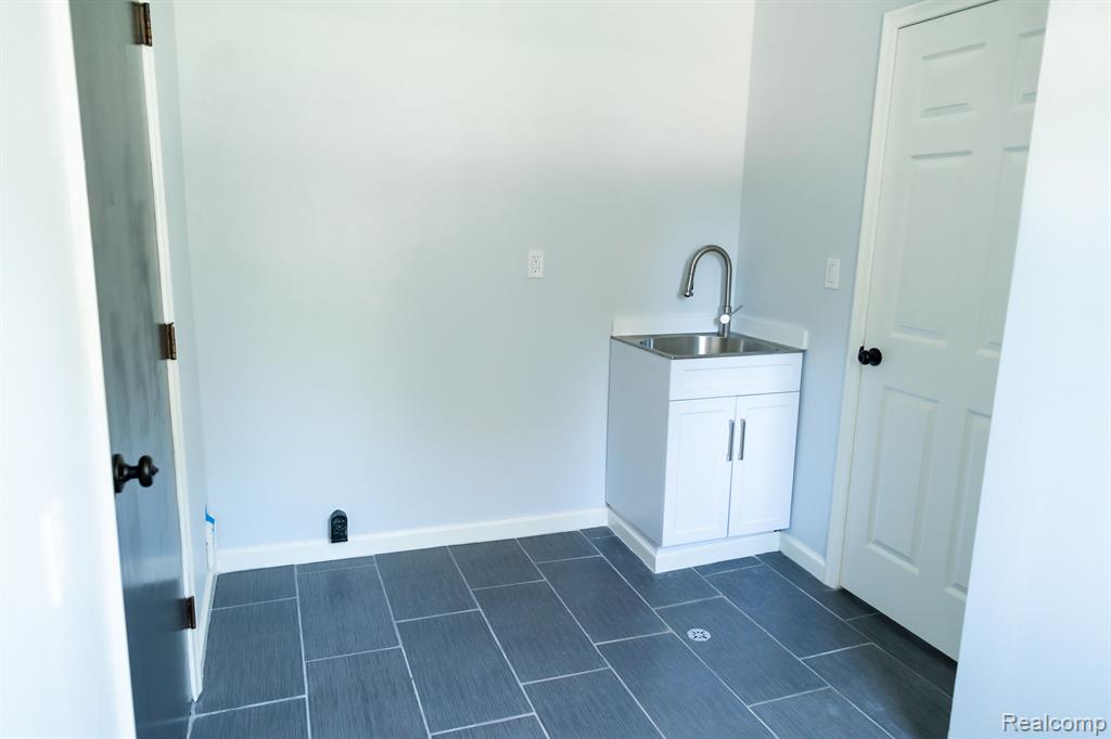 749 Spartan Drive Rochester Hills, MI 48309 - Photo 34 of 49