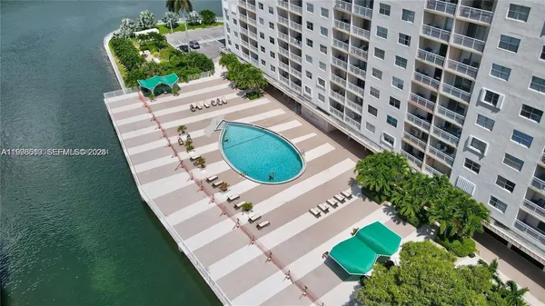 $1,800 | 400 Kings Point Drive, Unit 1122, Sunny Isles Beach, FL 33160