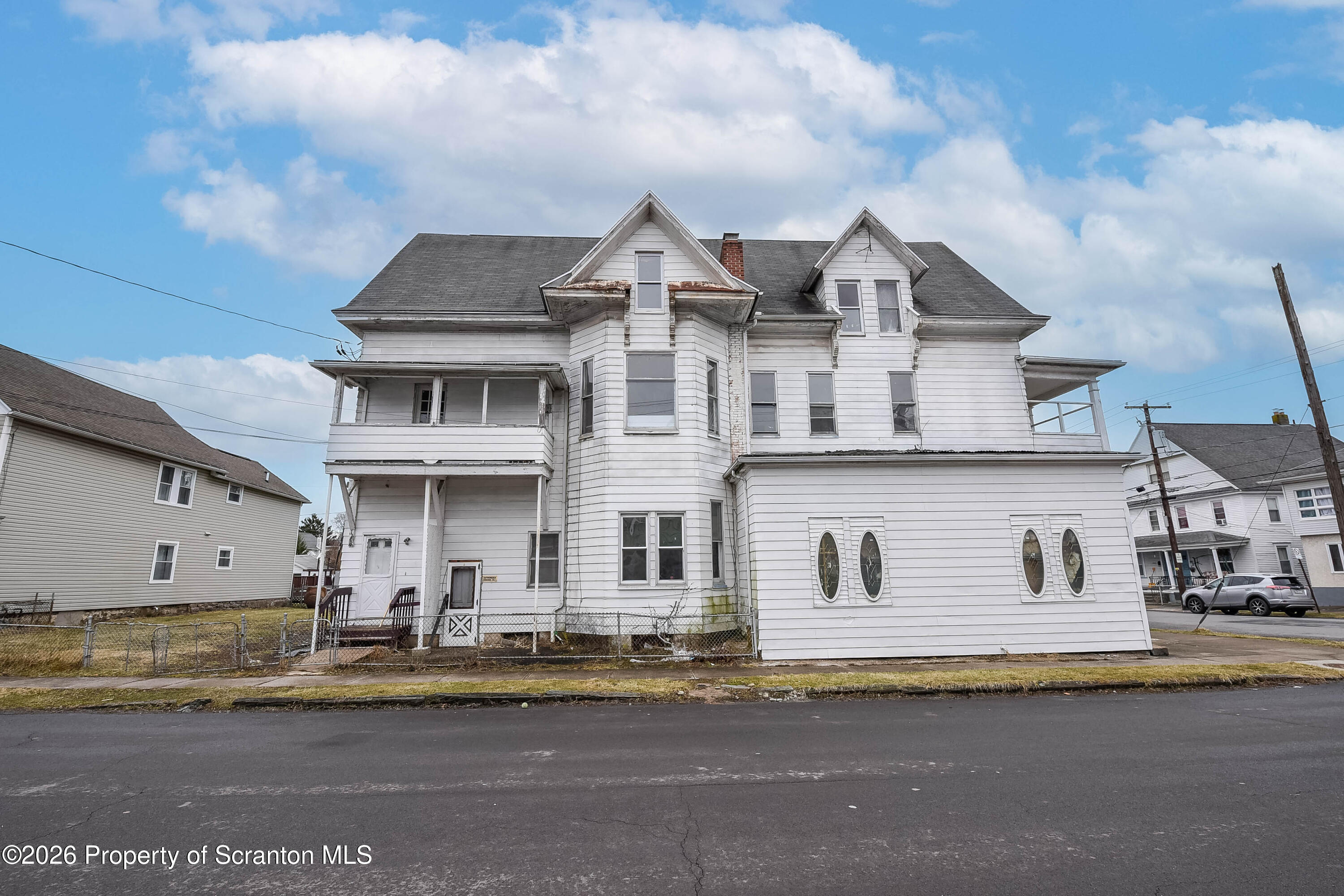 724 Court Street Scranton, PA 18508 - Photo 3 of 130 _DSC7041a