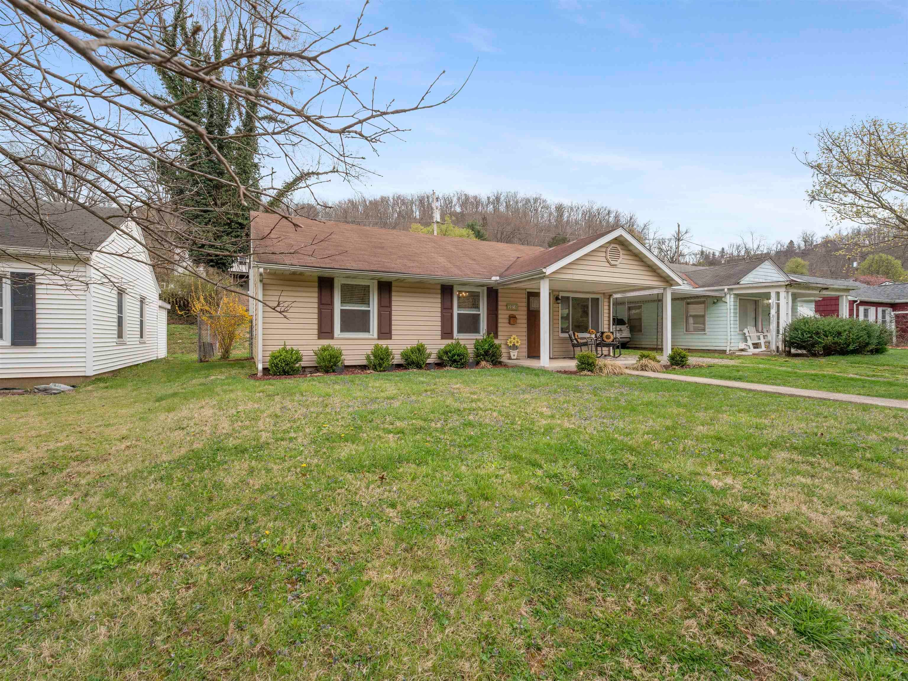 2356 Johnstown Road Huntington, WV 25701 - Photo 3 of 32 Gallery Image 3