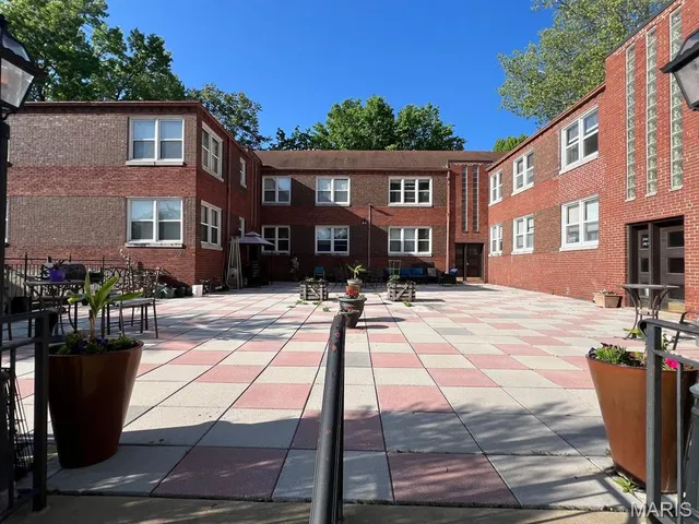 $995 | 7760 Wise Avenue, Unit 11, St. Louis, MO 63117