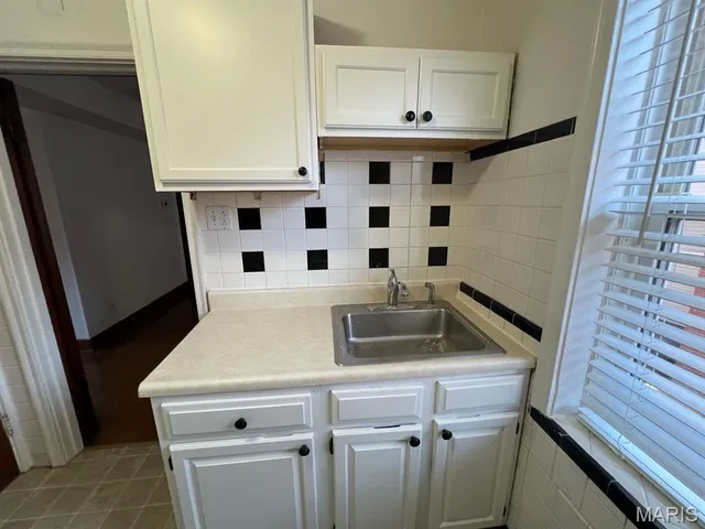 $995 | 7760 Wise Avenue, Unit 11, St. Louis, MO 63117