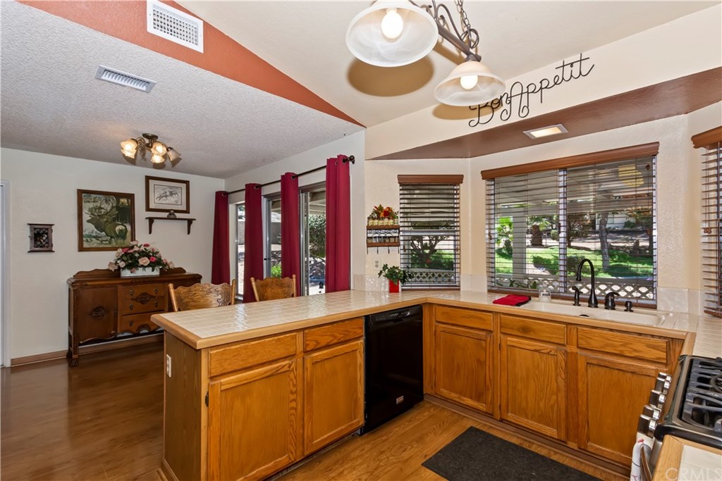 14055 Cam Del Oro Riverside, CA 92508 - Photo 9 of 32 Gallery Image 9