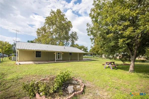 $1,600 | 803 Happy Haven Road, McQueeney, TX 78123