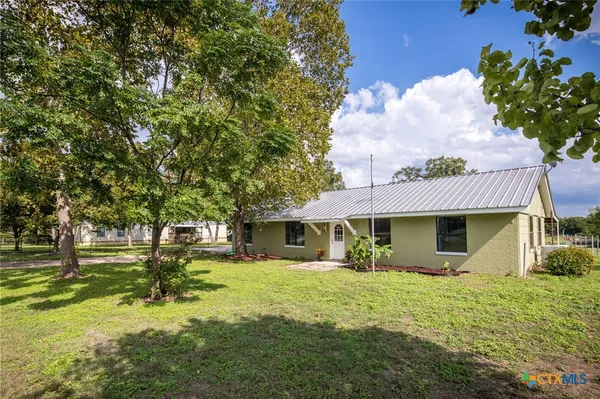 $1,600 | 803 Happy Haven Road, McQueeney, TX 78123