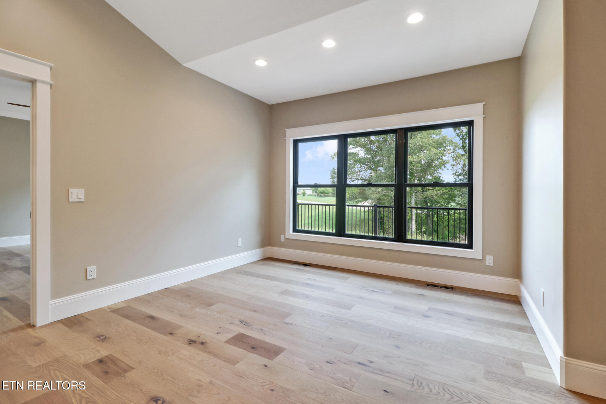 5843 Dunbar Road Crossville, TN 38572 - Photo 19 of 54 Master Bedroom