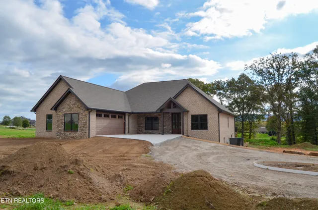 $825,000 | 5843 Dunbar Road, Crossville, TN 38572