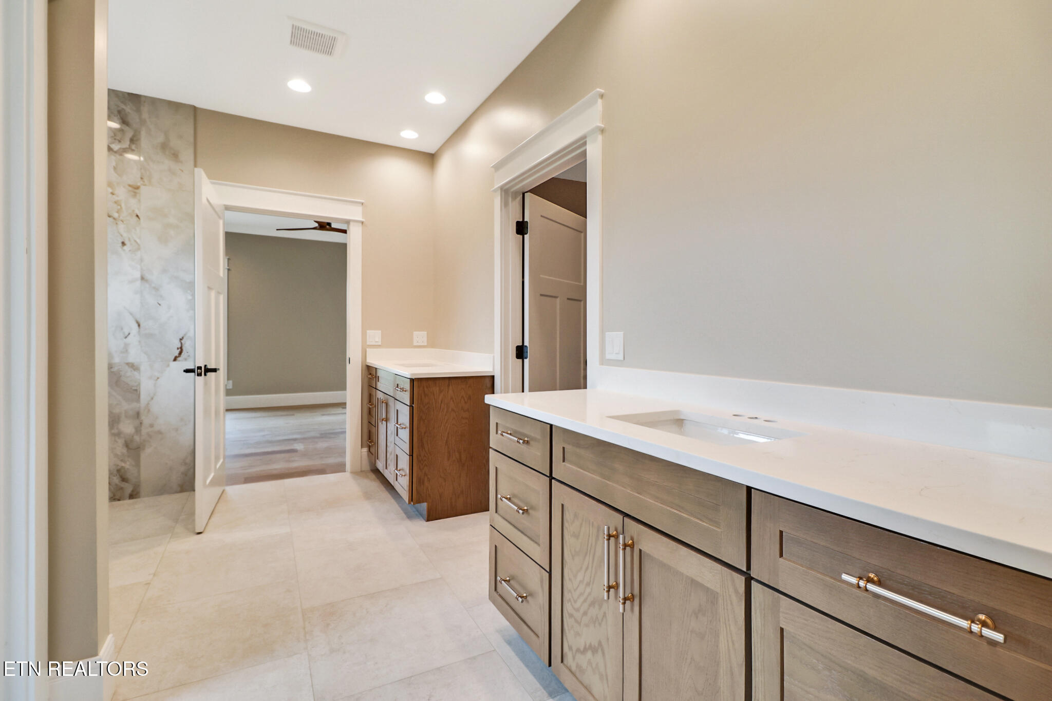 5843 Dunbar Road Crossville, TN 38572 - Photo 24 of 54 Master Bathroom