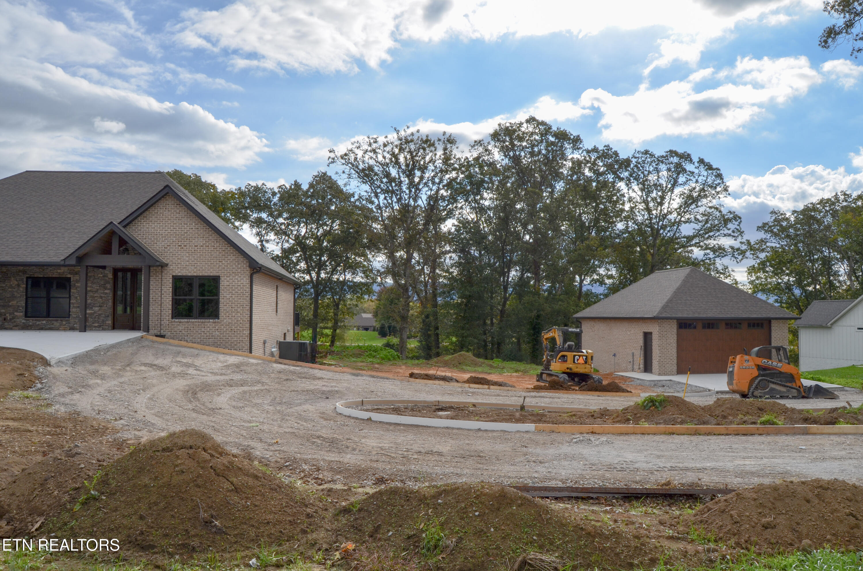 5843 Dunbar Road Crossville, TN 38572 - Photo 3 of 54 Front View