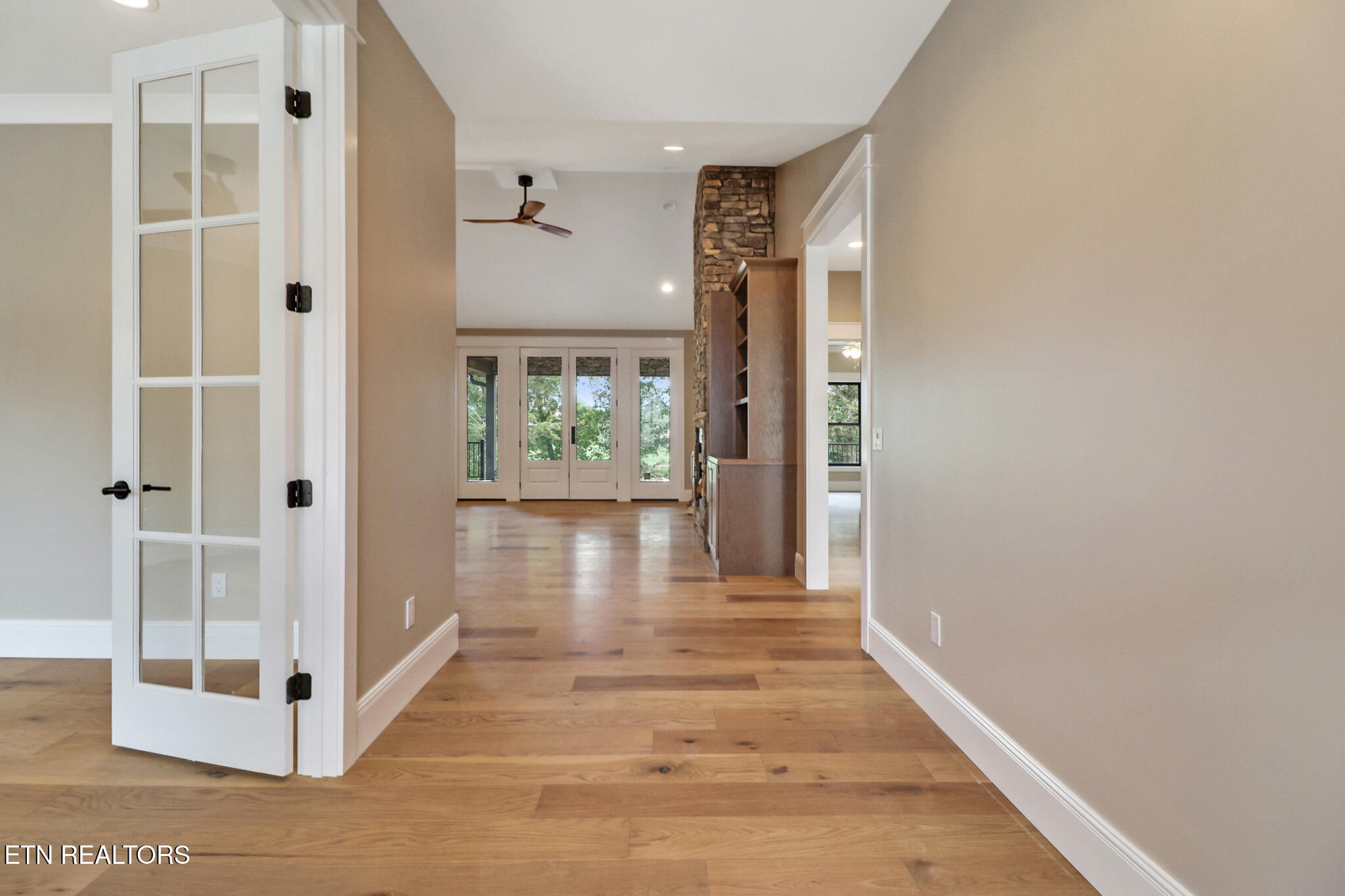 5843 Dunbar Road Crossville, TN 38572 - Photo 9 of 54 Entrance