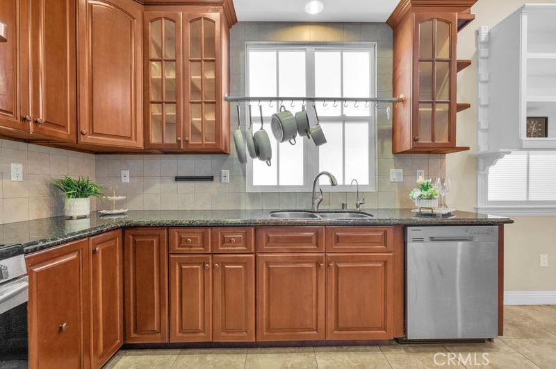 315 West Ralph Street, Unit B San Gabriel, CA 91776 - Photo 6 of 19