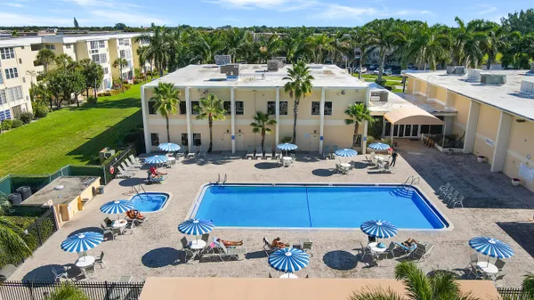 $1,400 | 2515 Northeast 2nd Court, Unit 315, Boynton Beach, FL 33435