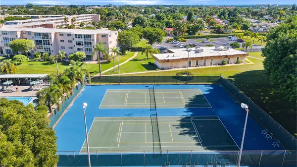 $1,400 | 2515 Northeast 2nd Court, Unit 315, Boynton Beach, FL 33435