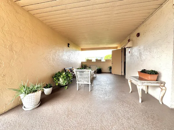 $1,400 | 2515 Northeast 2nd Court, Unit 315, Boynton Beach, FL 33435