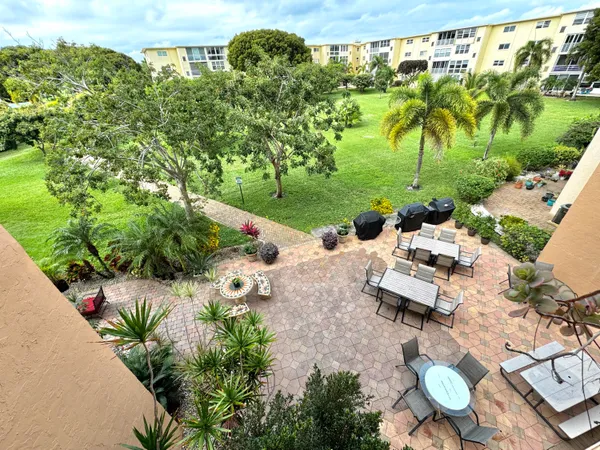 $1,400 | 2515 Northeast 2nd Court, Unit 315, Boynton Beach, FL 33435