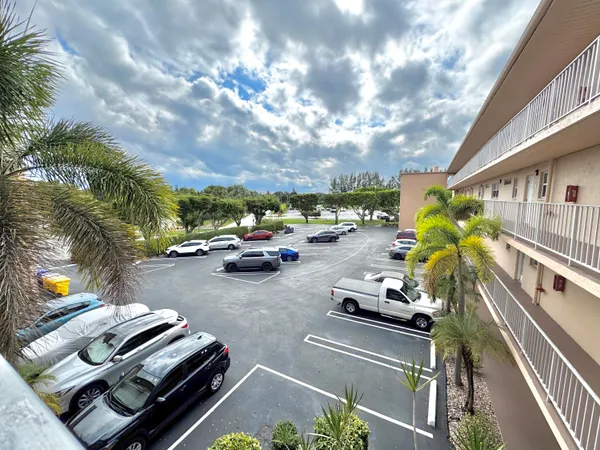 $1,400 | 2515 Northeast 2nd Court, Unit 315, Boynton Beach, FL 33435