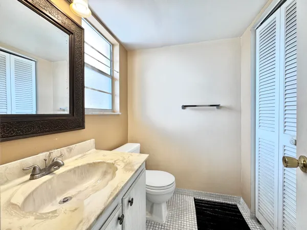 $1,400 | 2515 Northeast 2nd Court, Unit 315, Boynton Beach, FL 33435