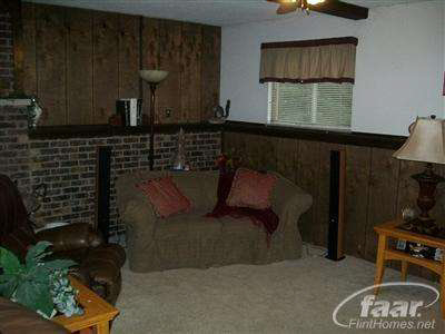 1466 Reid Road Flint, MI 48507 - Photo 2 of 5 20166055-1.JPG