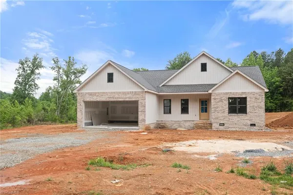$409,900 | 434 Potters Landing, Denton, NC 27239