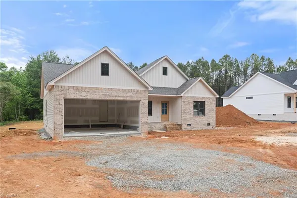 $409,900 | 434 Potters Landing, Denton, NC 27239