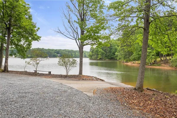 $409,900 | 434 Potters Landing, Denton, NC 27239