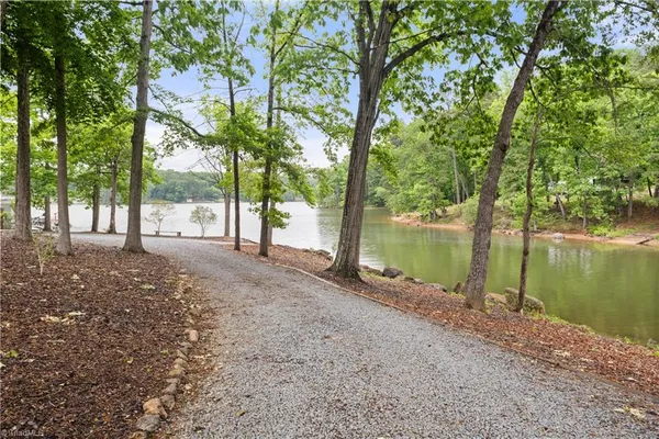 $409,900 | 434 Potters Landing, Denton, NC 27239
