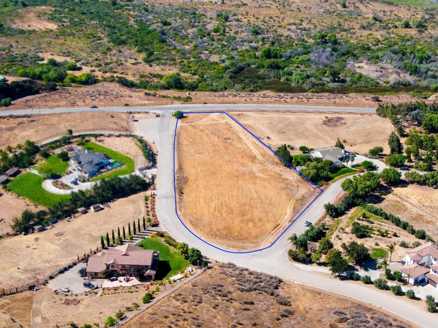 35700 Eagle Ridge Soledad, CA 93960 - Photo 2 of 7 view of outdoor space and yard