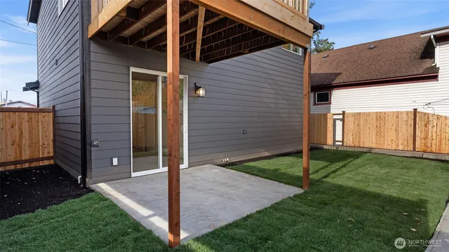 $574,995 | 3205 19th Street, Unit B, Everett, WA 98201