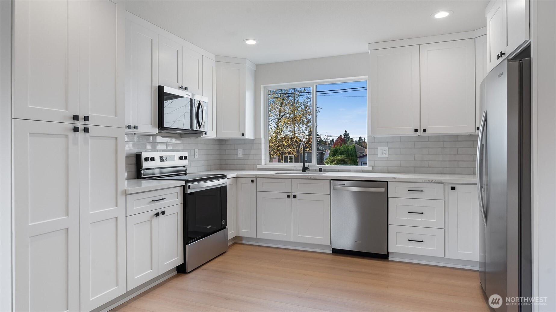 3205 19th Street, Unit B Everett, WA 98201 - Photo 5 of 19