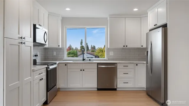 $574,995 | 3205 19th Street, Unit B, Everett, WA 98201