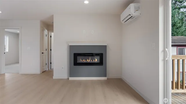 $574,995 | 3205 19th Street, Unit B, Everett, WA 98201