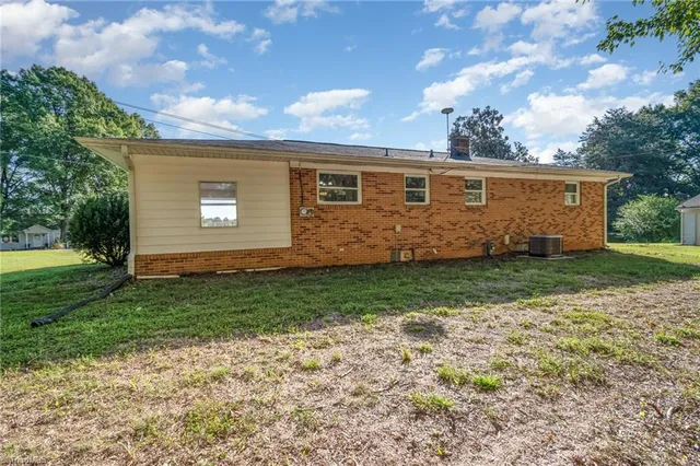 $224,000 | 218 Joyce Street, Madison, NC 27025