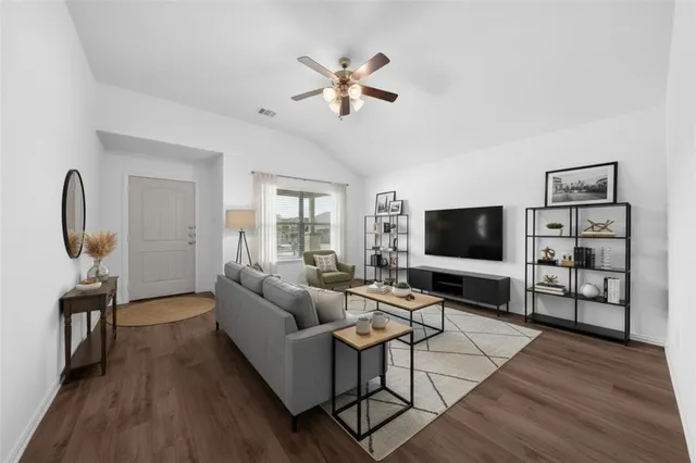 $1,974 | 222 Still Gln Drive, Terrell, TX 75160