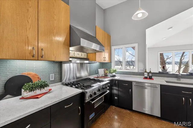 $825,000 | 23 Marquette Drive, Lake St. Louis, MO 63367