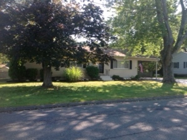 14 Upland Road Holyoke, MA 01040 - Photo 3 of 28 Gallery Image 3