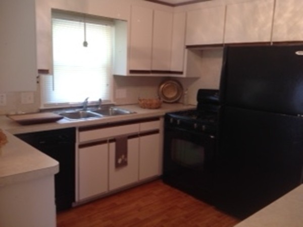 14 Upland Road Holyoke, MA 01040 - Photo 8 of 28 Gallery Image 8