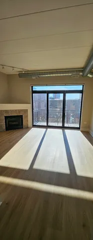 $2,950 | 1155 West Madison Street, Unit 406, Chicago, IL 60607