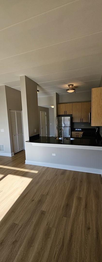 1155 West Madison Street, Unit 406 Chicago, IL 60607 - Photo 6 of 20