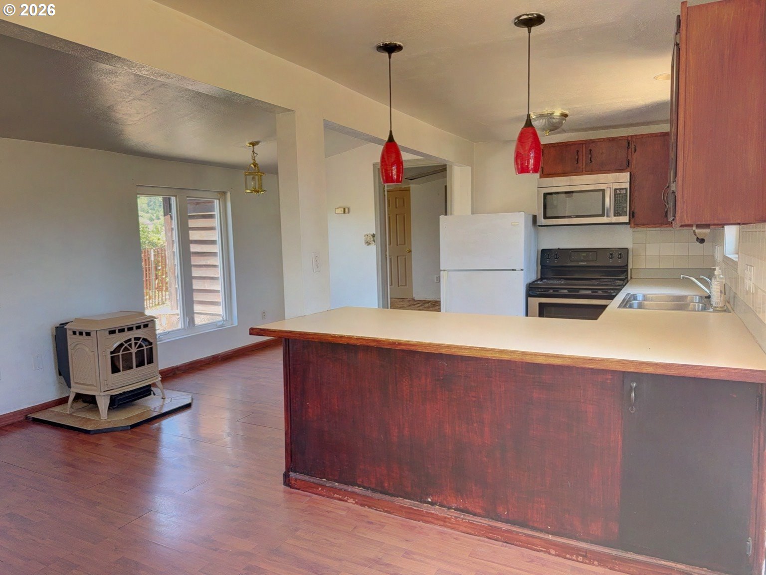 146 1st Street Myrtle Point, OR 97458 - Photo 30 of 47 Kitchen/Dining Room