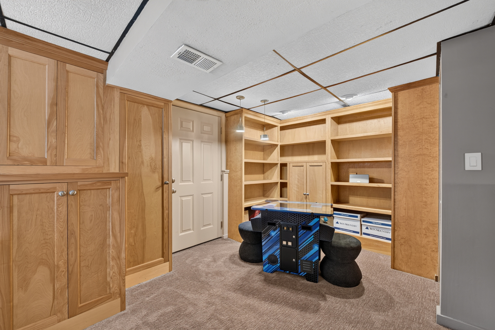 220 East Hillside Road Naperville, IL 60540 - Photo 35 of 57 Gallery Image 35