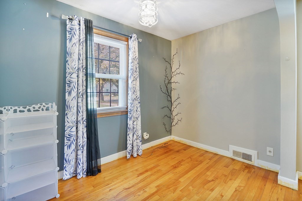 37 Stanhope Road Springfield, MA 01109 - Photo 11 of 17 Gallery Image 11