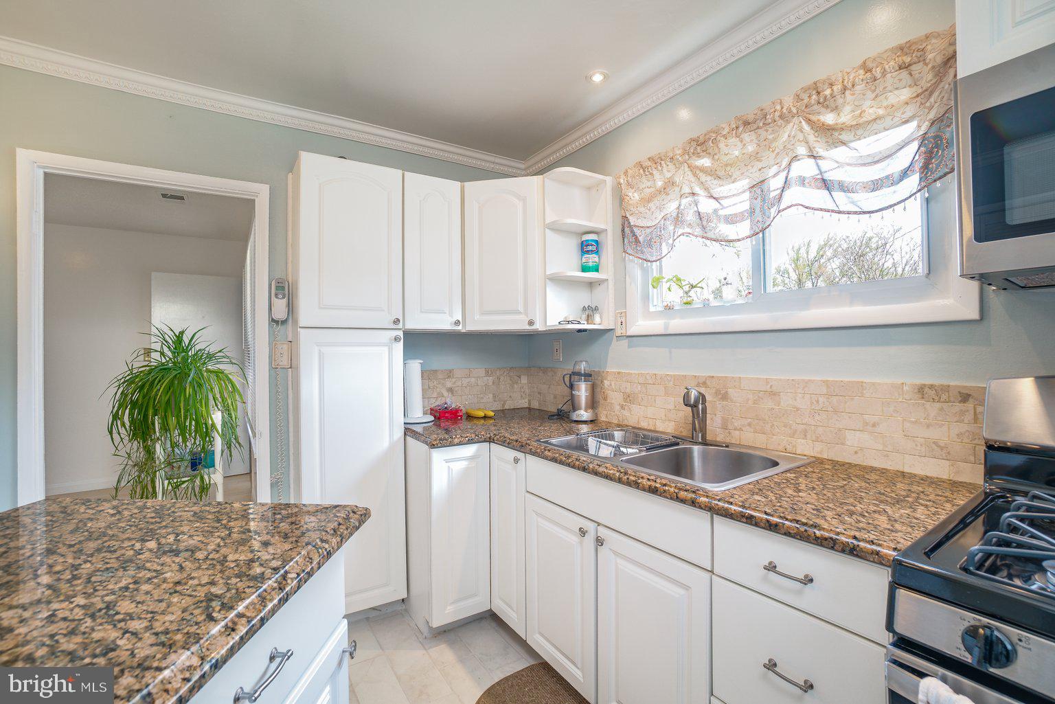 5922 Robindale Road Baltimore, MD 21228 - Photo 14 of 29